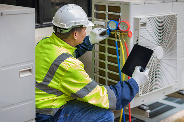 Professional Hvac technician working in Linwood, KS
